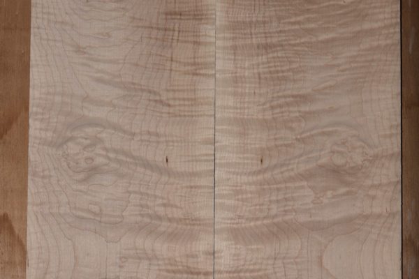AE-Q-2 ACERO EUROPEO QUILTED 51 x 22,5 x 0,8 - € 75